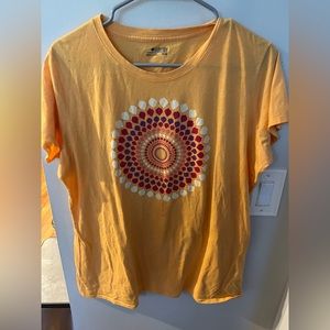 Like new Columbia Women’s T-shirt size XL